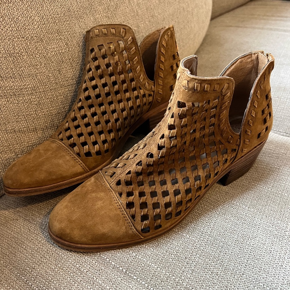 Vince Camuto heels